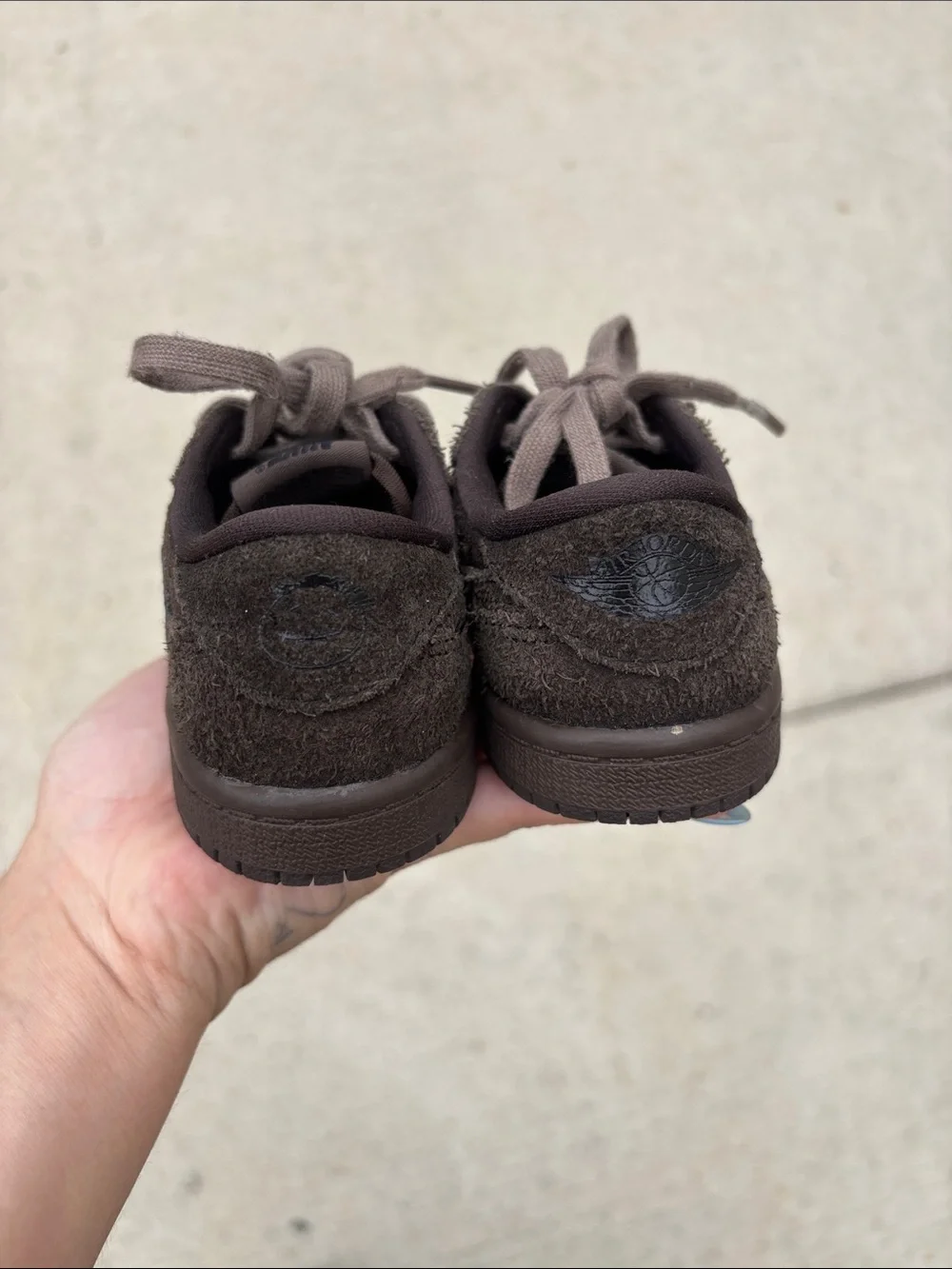Travis Scott Kids Suede Low-Top Sneakers in Dark Brown